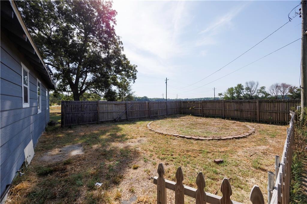 1657 4700 Rd, Coffeyville, KS 67337