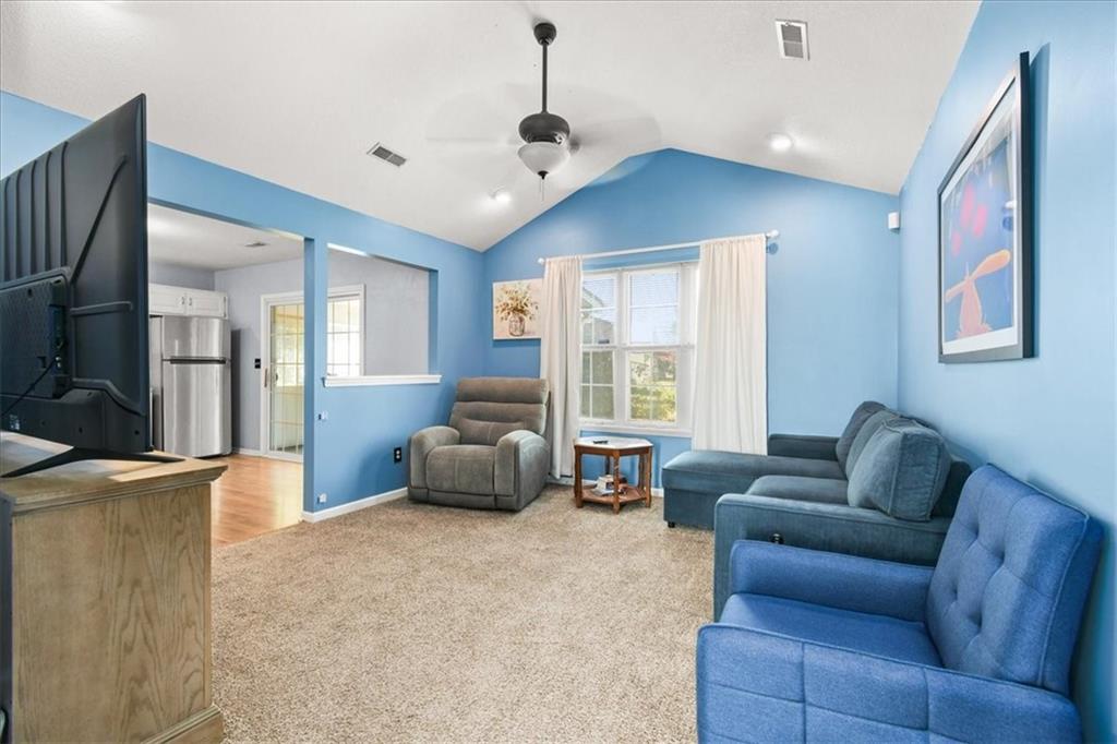 102 Shady Lane Dr, Warrensburg, MO 64093