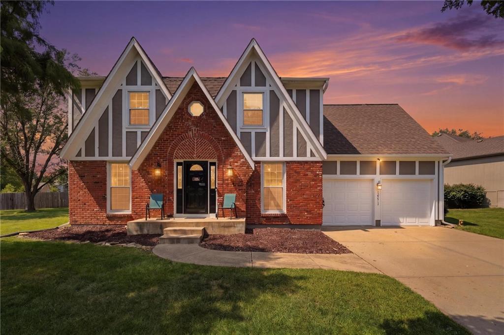 10612 Bluejacket St, Overland Park, KS 66212