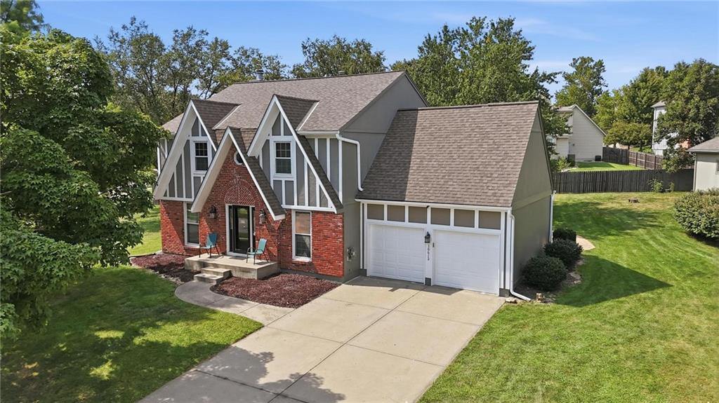 10612 Bluejacket St, Overland Park, KS 66212