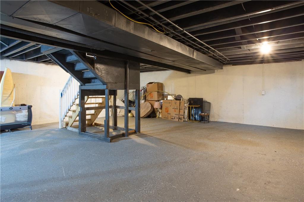 9536 W 91st St, Overland Park, KS 66212