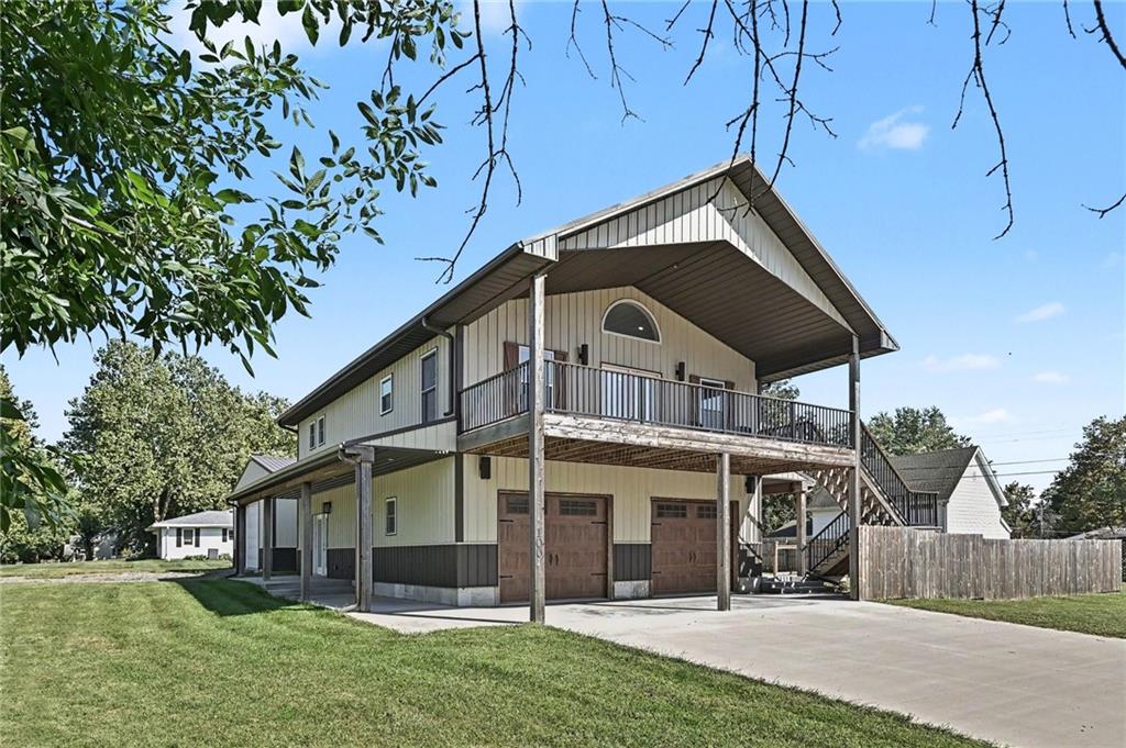 100 S 2nd St, King City, MO 64463