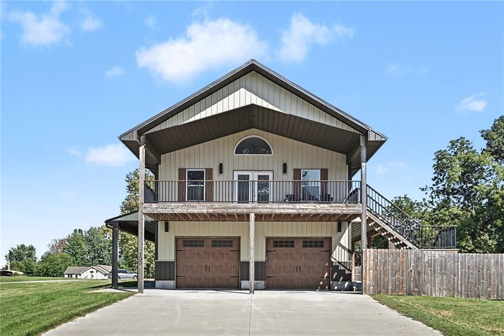 100 S 2nd St, King City, MO 64463