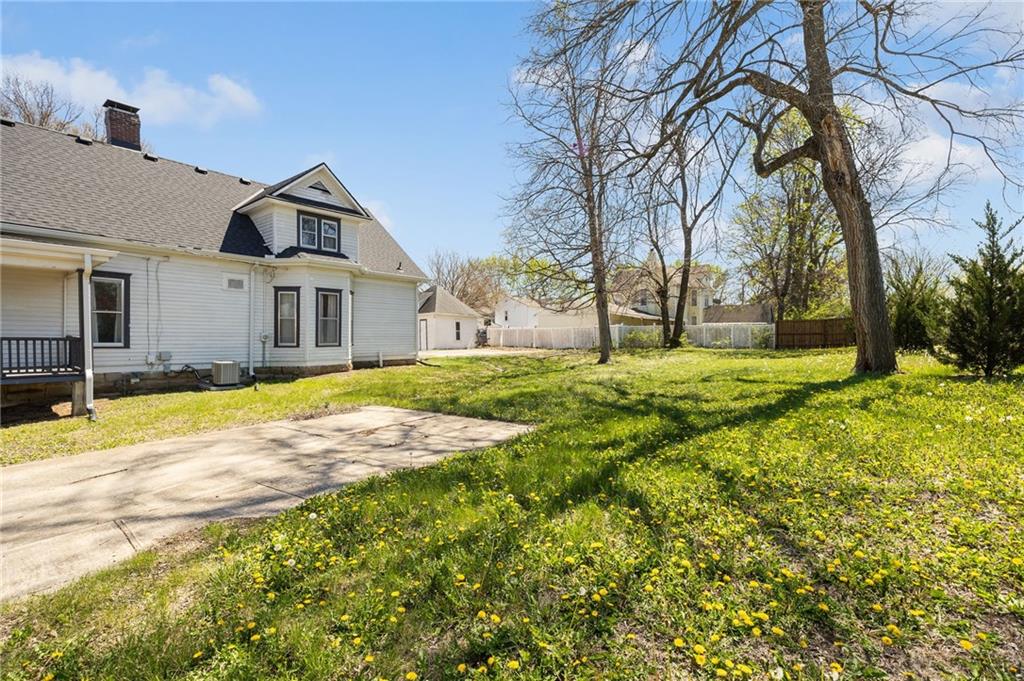 312 E Gay St, Warrensburg, MO 64093