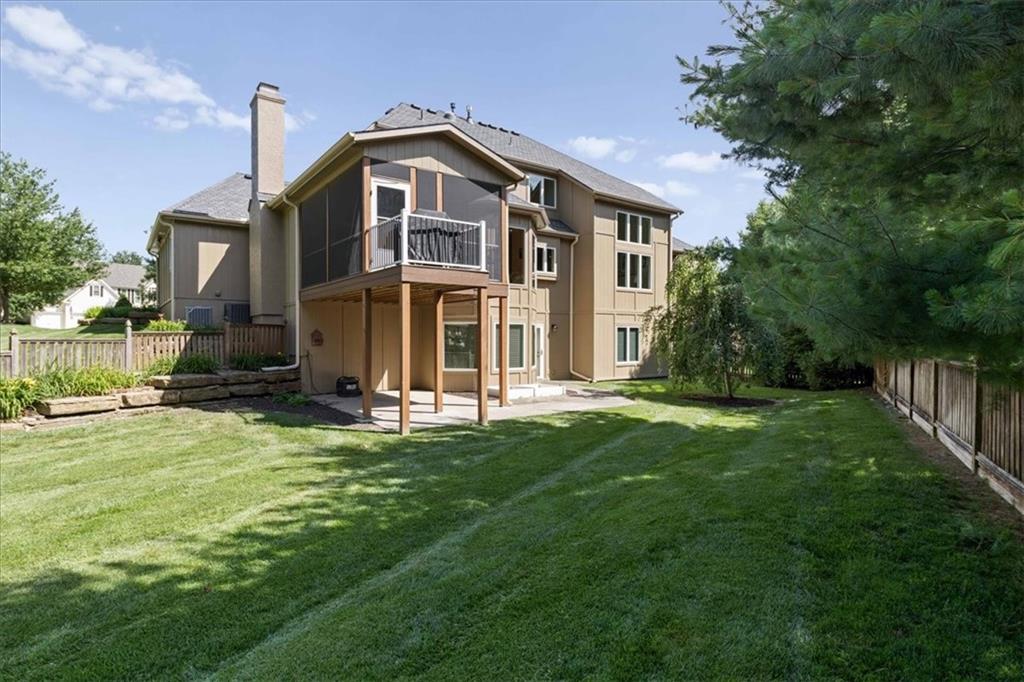 13104 Granada Dr, Leawood, KS 66209