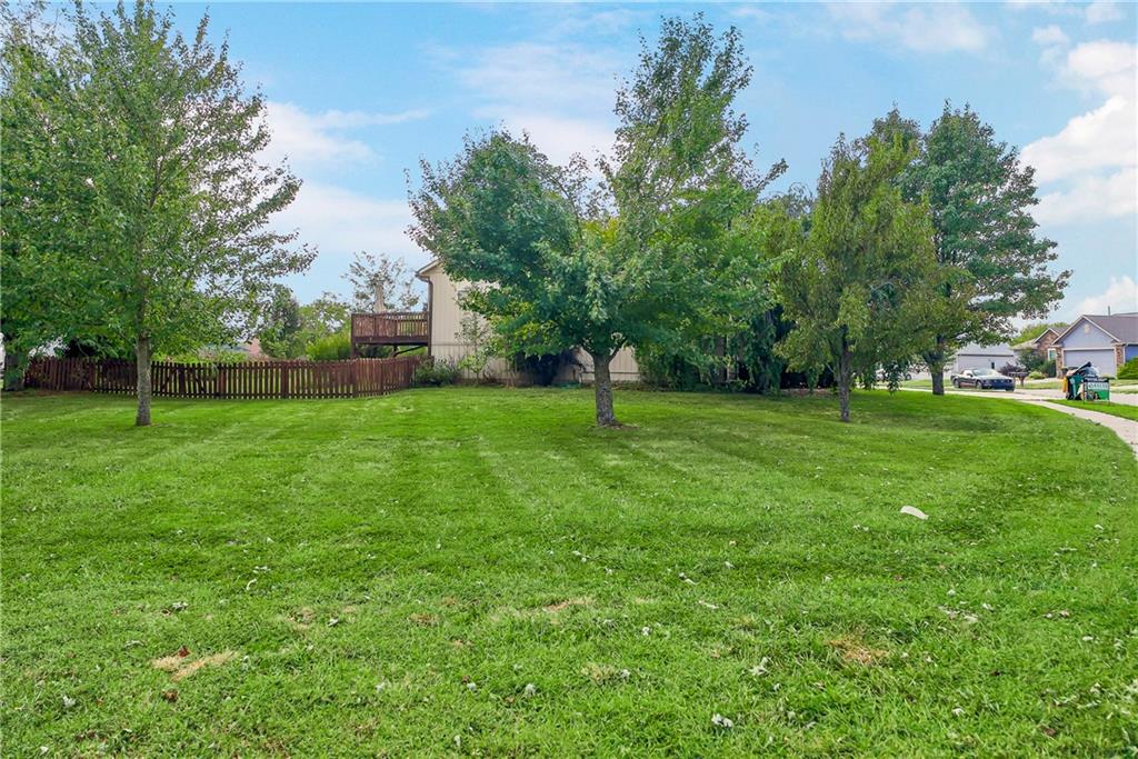 204 Thomas Cir, Louisburg, KS 66053