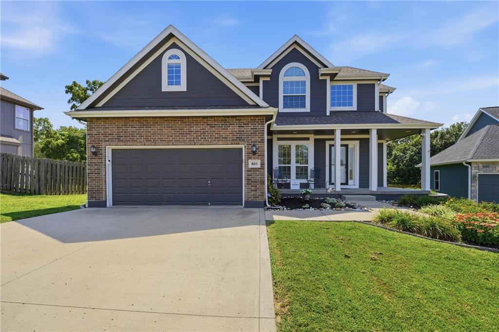 805 Cherry Ln, Smithville, MO 64089