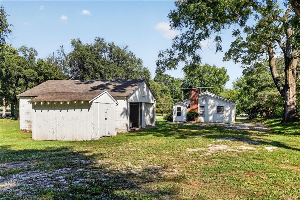 5310 Quivira Rd, Shawnee, KS 66216