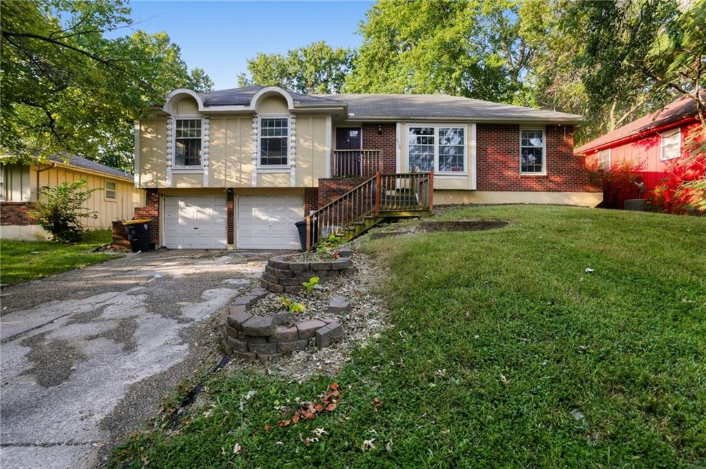8405 E 103rd Ter, Kansas City, MO 64134