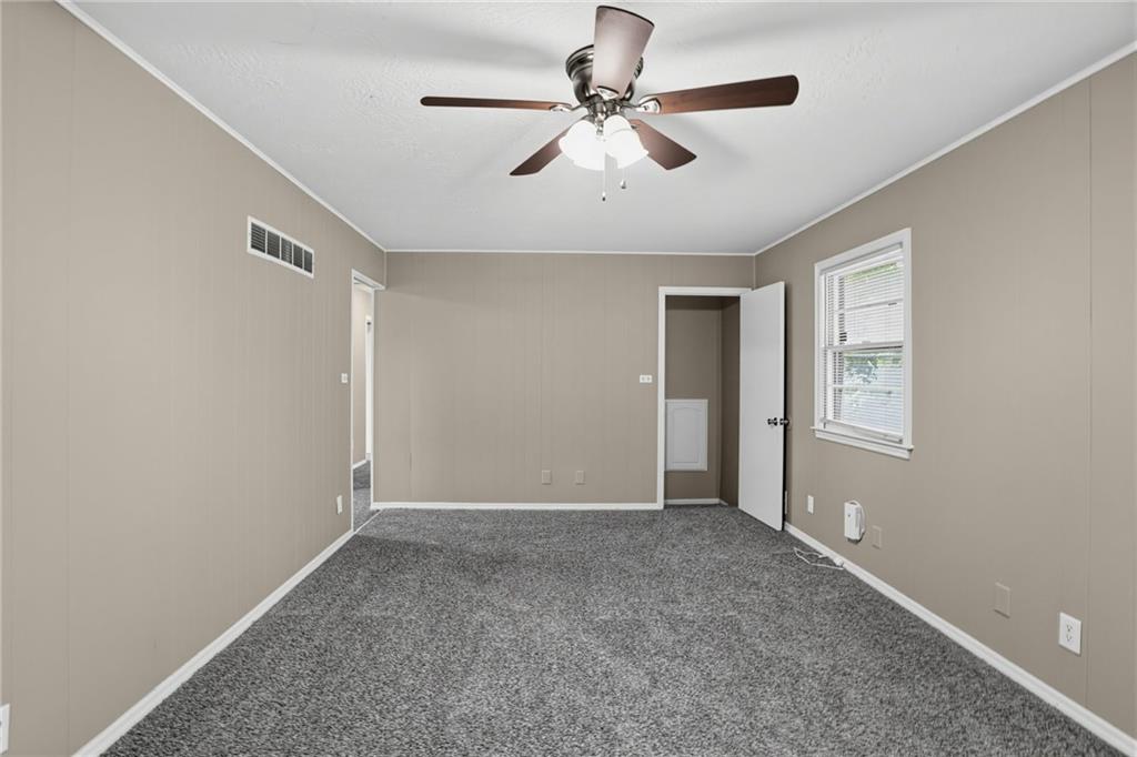8405 E 103rd Ter, Kansas City, MO 64134