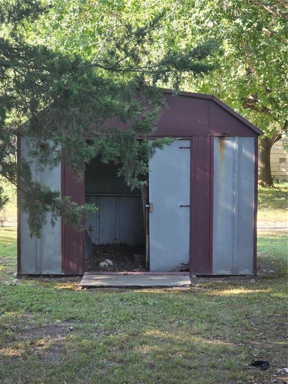 649 E 20th St, Pittsburg, KS 66762
