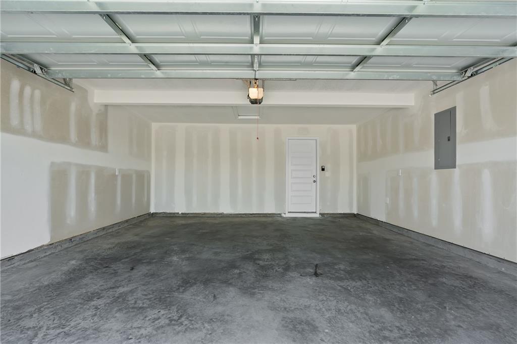 20333 W 195th St, Spring Hill, KS 66083