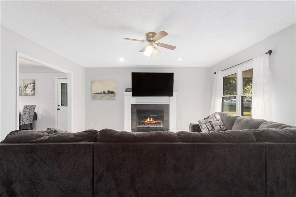 1102 S Elm St, Louisburg, KS 66053