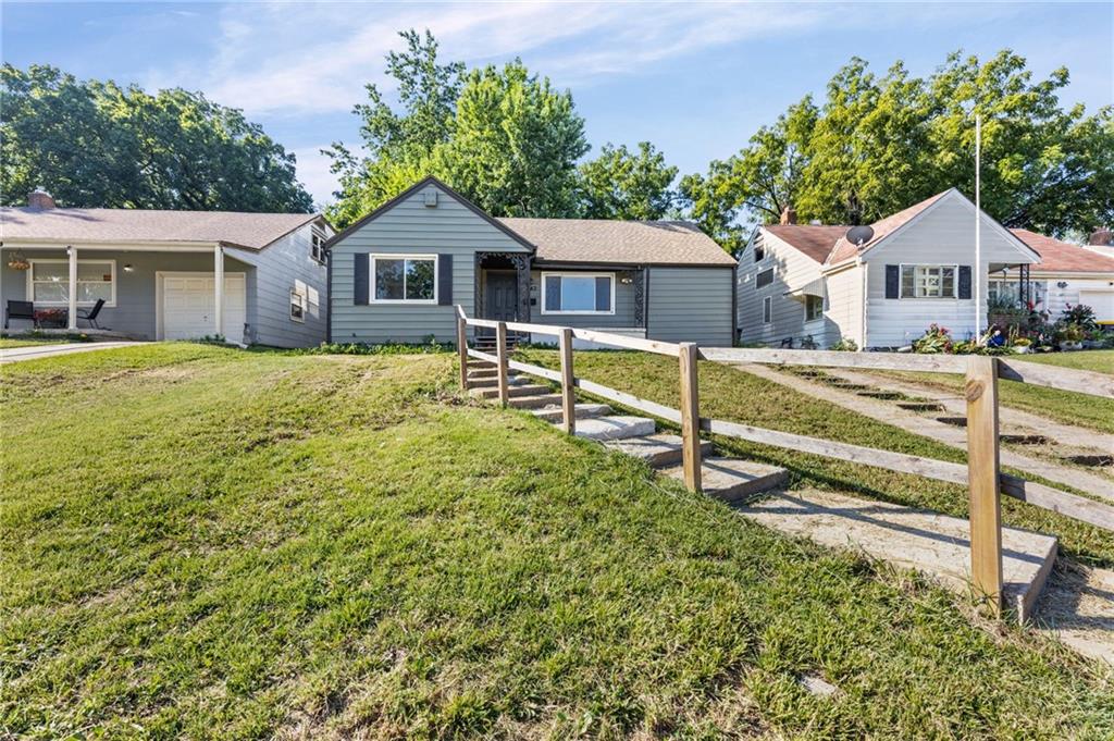 1143 E 65th St, Kansas City, MO 64131