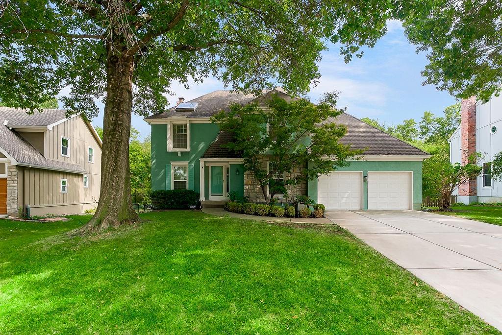8543 Hallet St, Lenexa, KS 66215