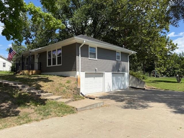 501 Morningside Dr, Richmond, MO 64085