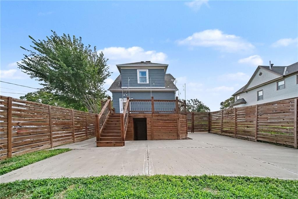 3012 Flora Ave, Kansas City, MO 64109