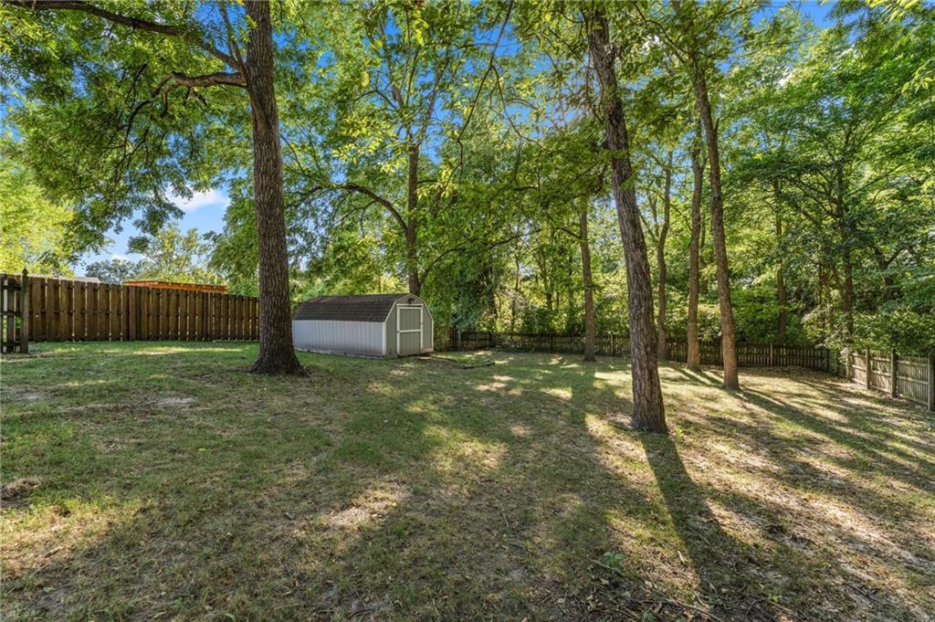 6804 Orchard St, Pleasant Valley, MO 64068