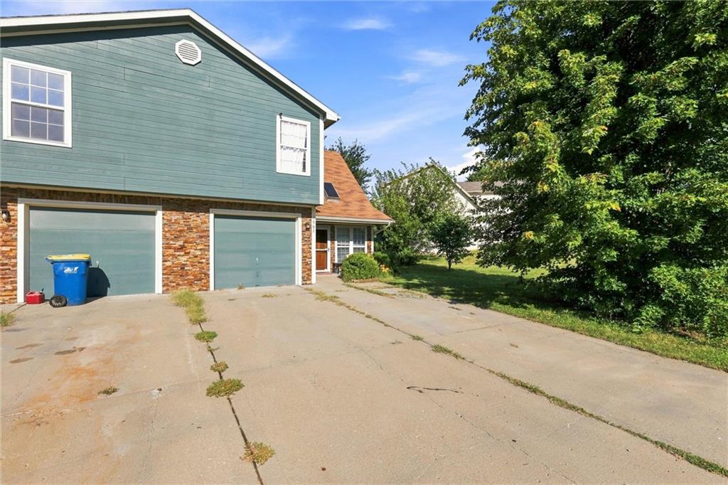 1862 Kingbird Ln, Liberty, MO 64068