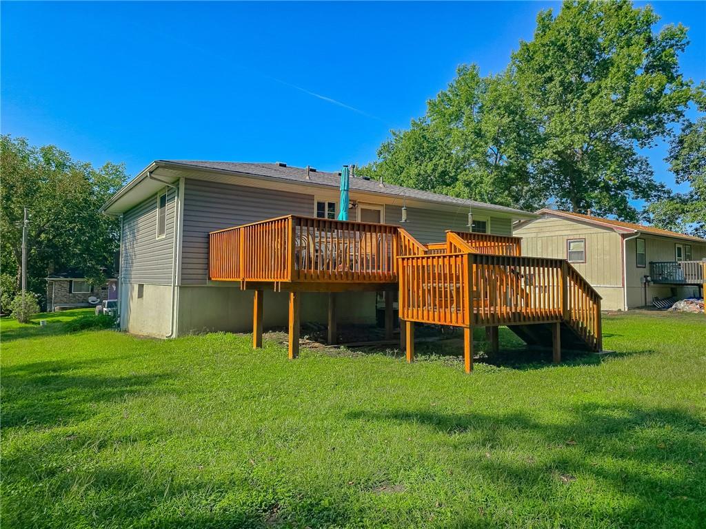 206 W 7th St, Knob Noster, MO 65336