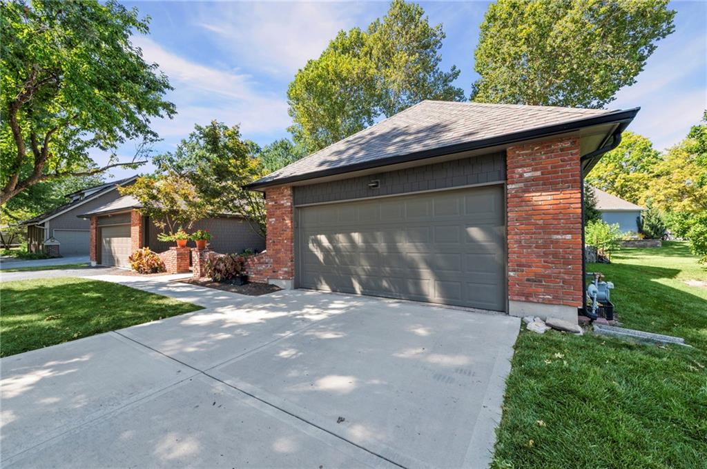 4300 W 82nd St, Prairie Village, KS 66208