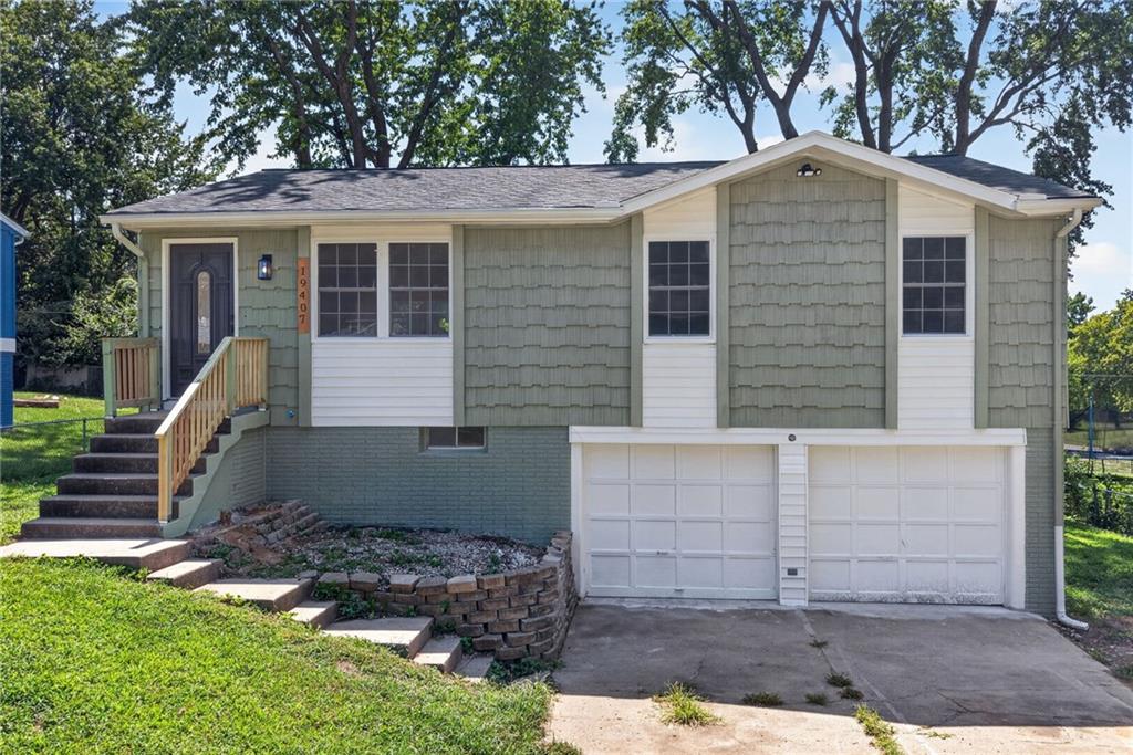 19407 E 5th Terrace Ct N, Independence, MO 64056