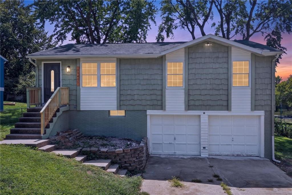 19407 E 5th Terrace Ct N, Independence, MO 64056
