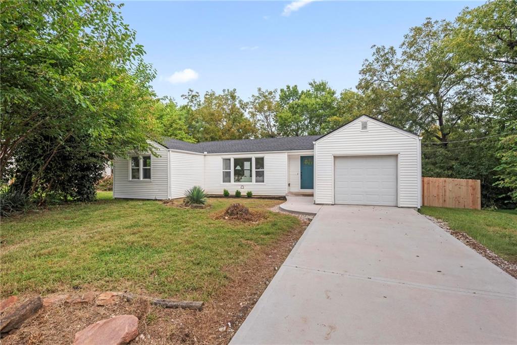 616 N Willie St, Olathe, KS 66061