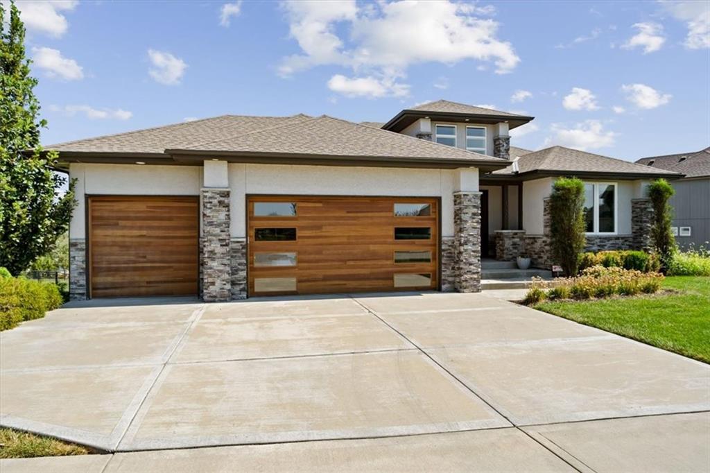 17201 Bradshaw St, Overland Park, KS 66221