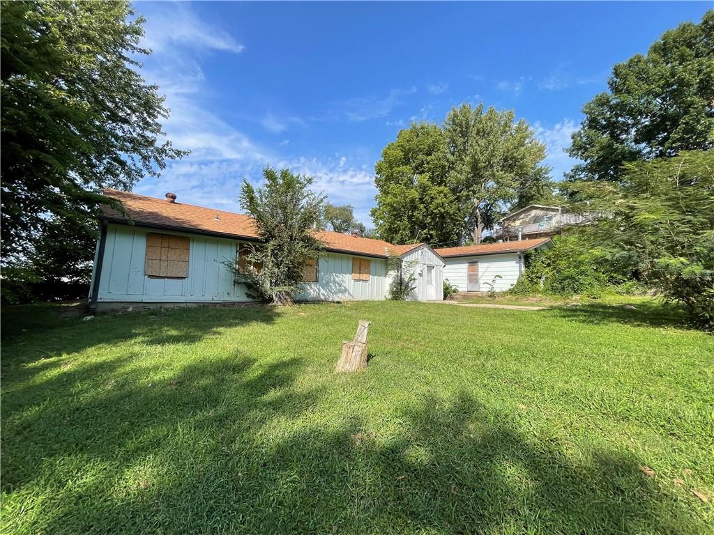 1125 Elizabeth St, Liberty, MO 64068