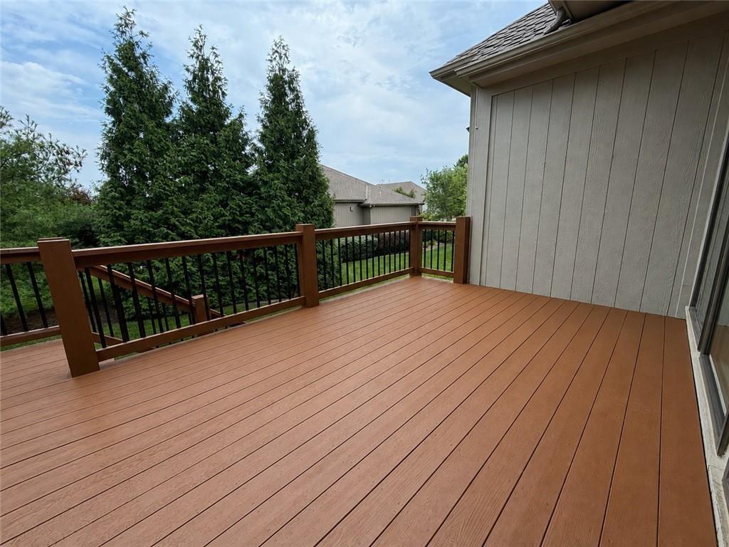 19806 W 100th Ter, Lenexa, KS 66220