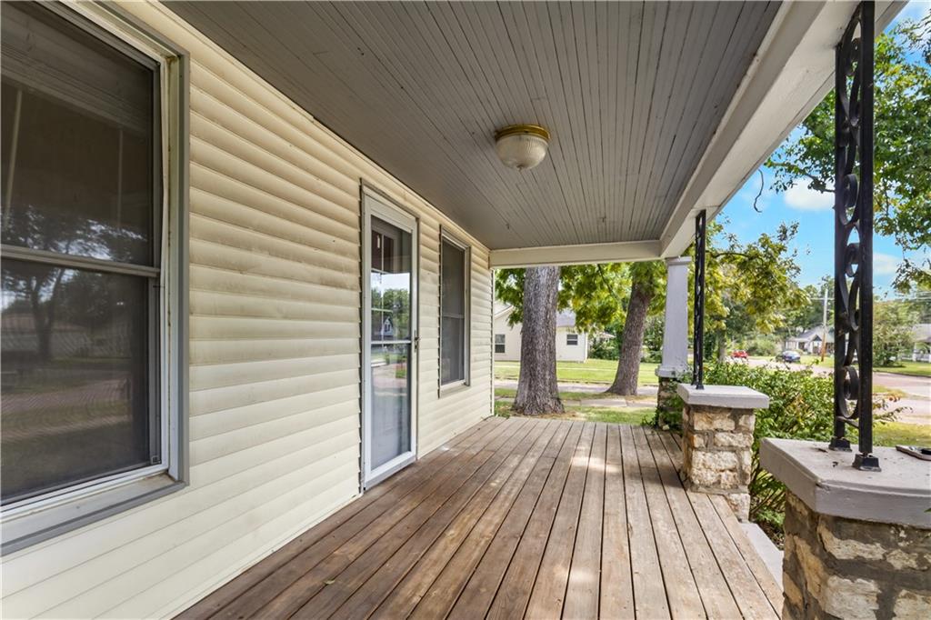 302 Pacific Ave, Osawatomie, KS 66064