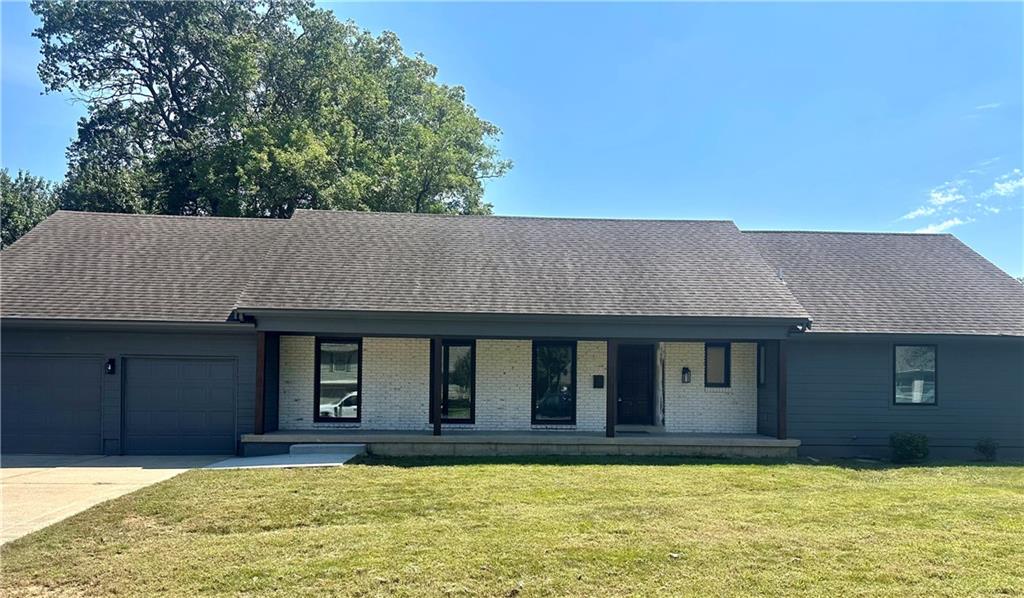 6901 W 101st St, Overland Park, KS 66212