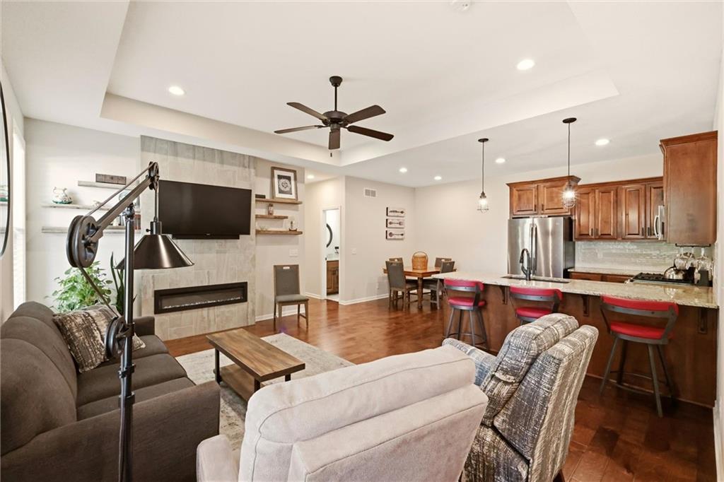 1327 N 158th Ter, Basehor, KS 66007