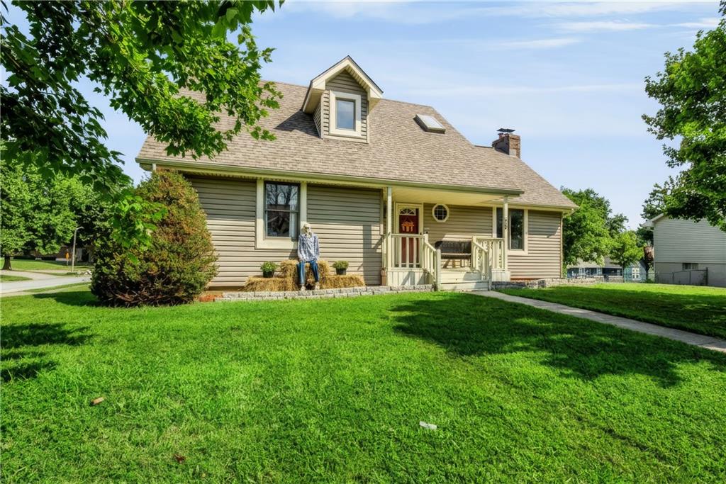 609 Foster Ln, Warrensburg, MO 64093