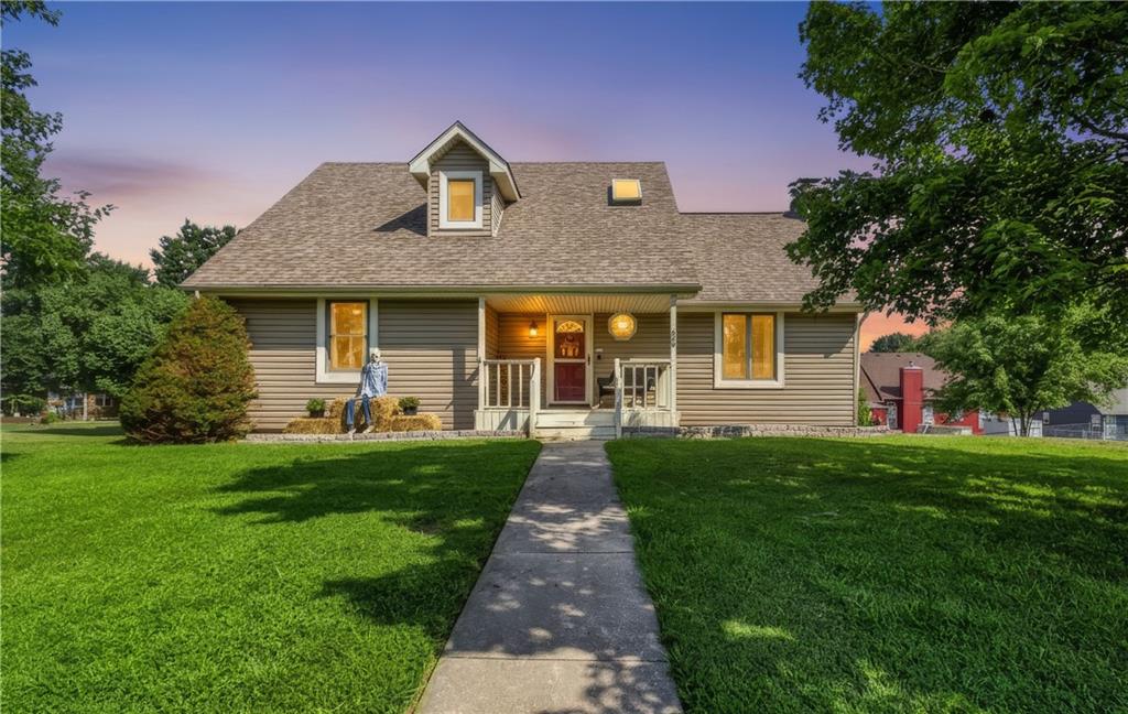 609 Foster Ln, Warrensburg, MO 64093