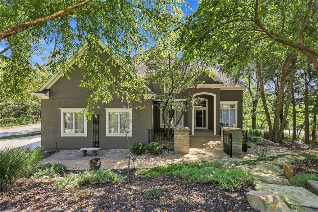 26615 W Greentree Ct, Olathe, KS 66061