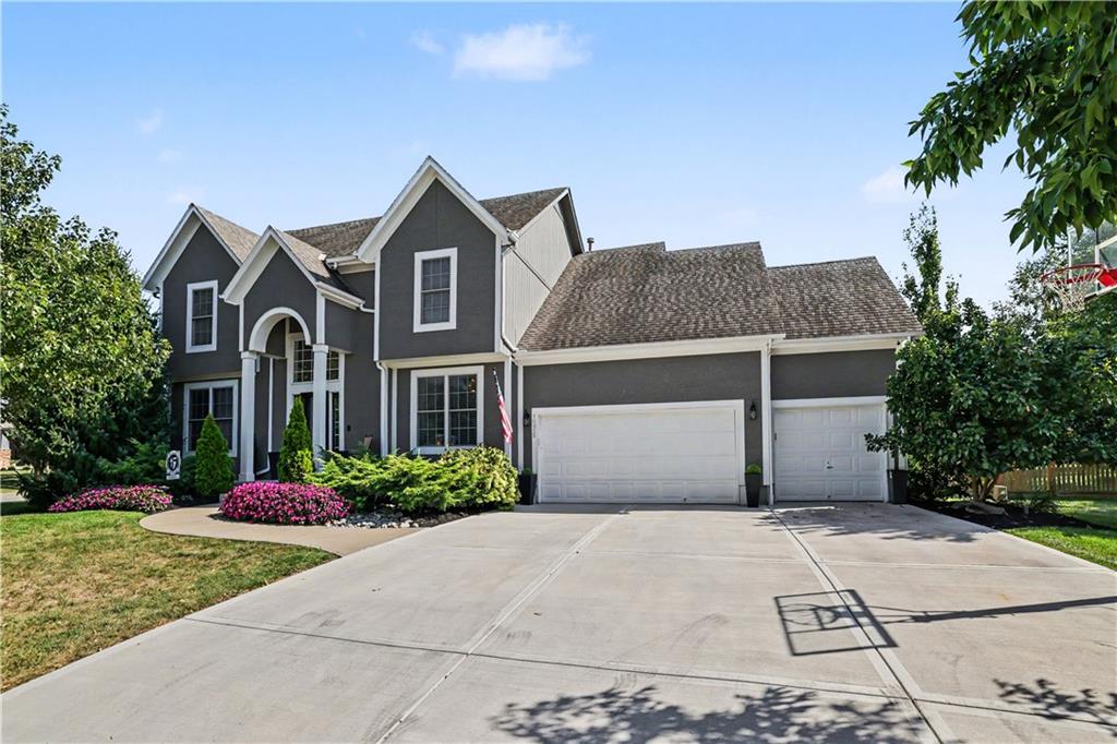 16915 W 161 St, Olathe, KS 66062