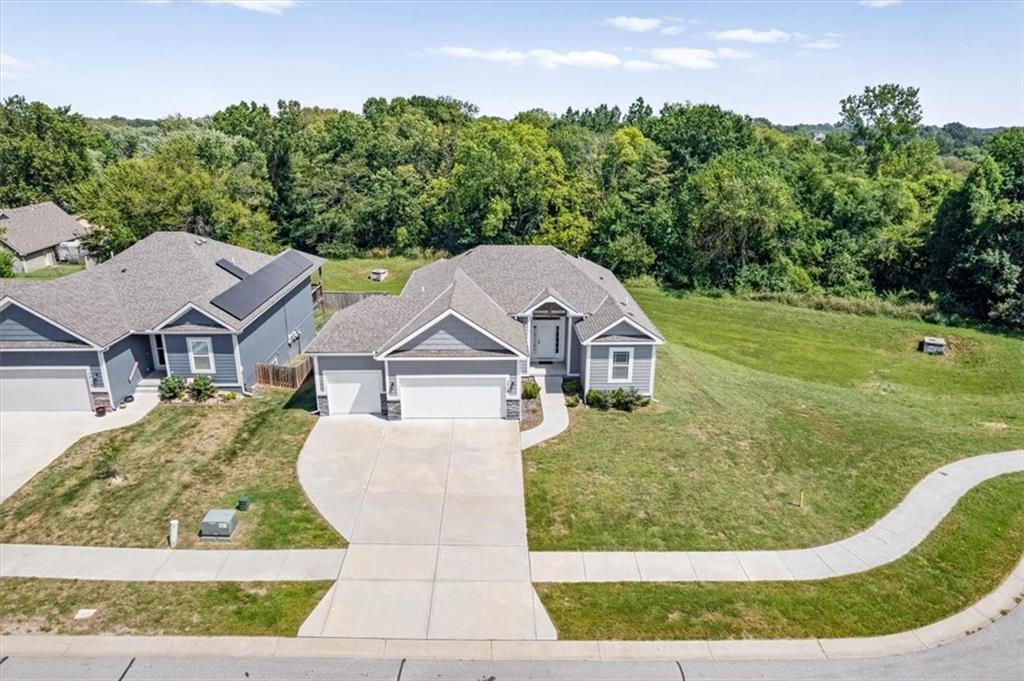 1719 Johnston St, Liberty, MO 64068