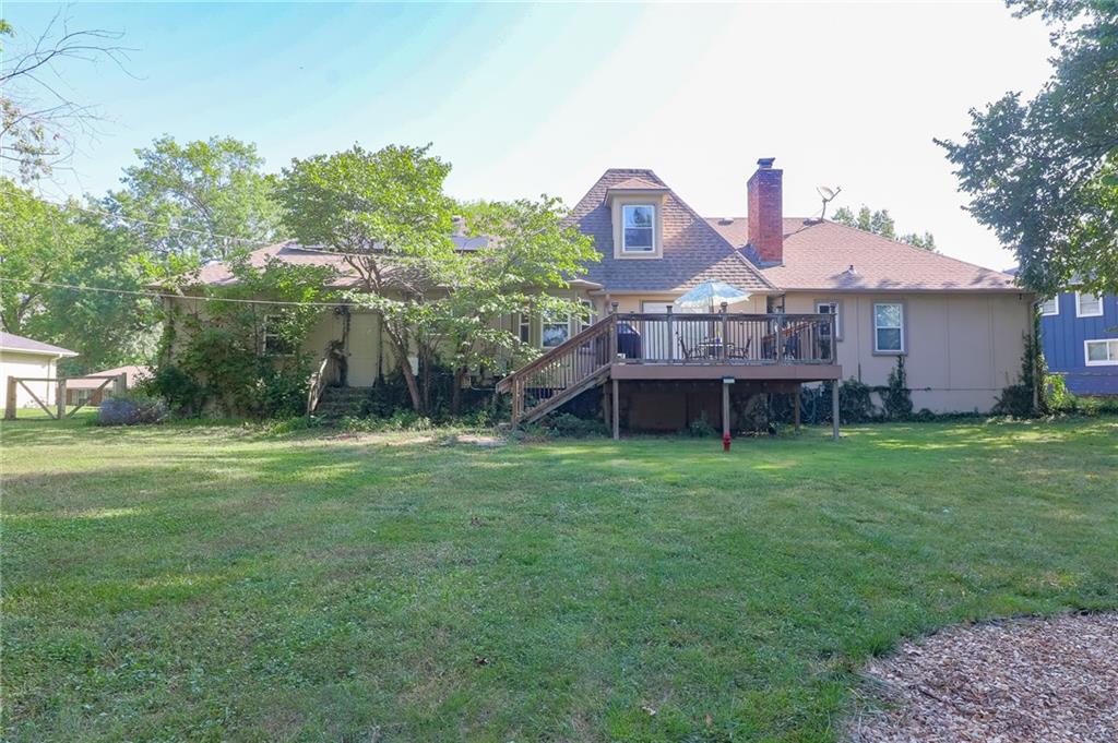 324 Goodrich Dr, Warrensburg, MO 64093