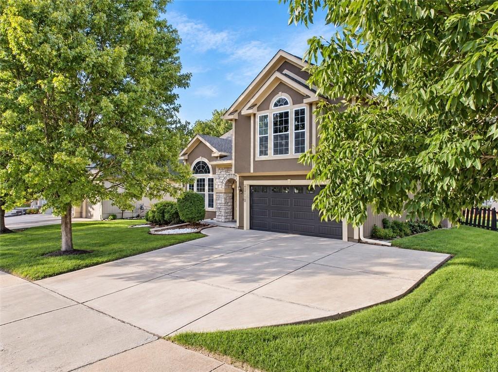 21710 W 62nd St, Shawnee, KS 66218