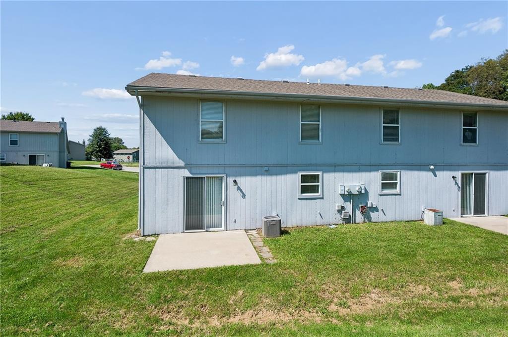 836-38 Walker Ct, Liberty, MO 64068