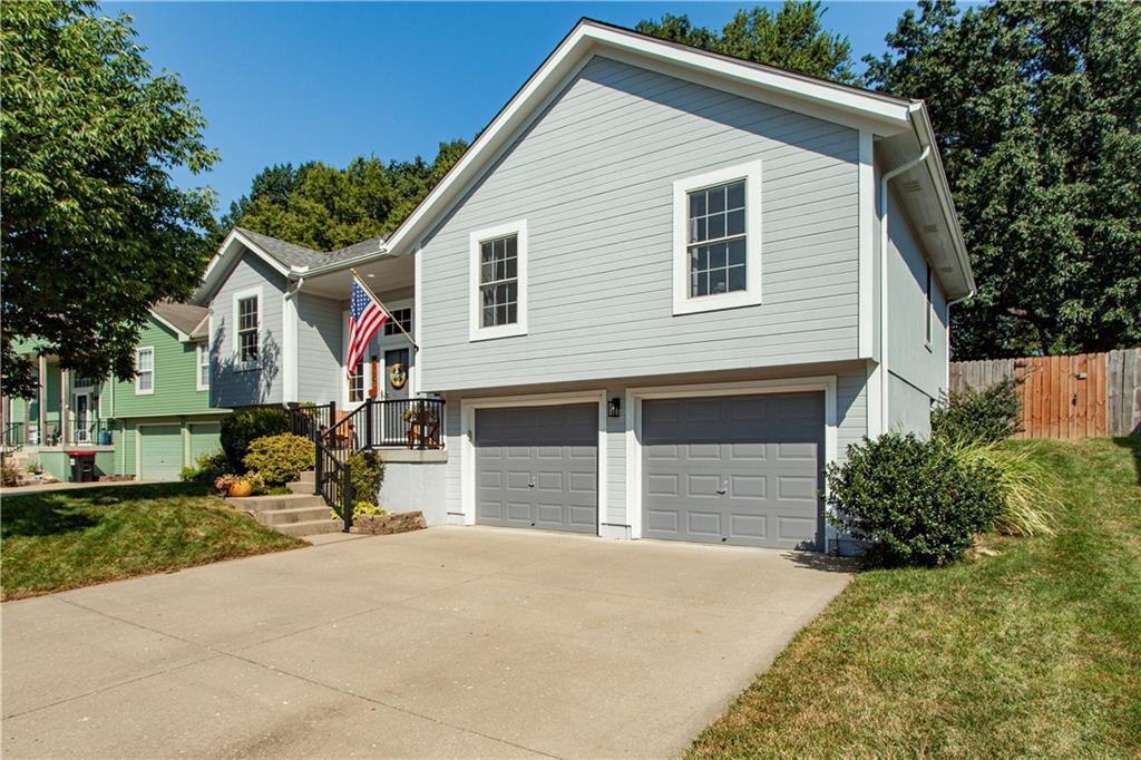 2701 NW Richard Dr, Blue Springs, MO 64015
