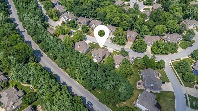 5812 Manor Dr, Parkville, MO 64152
