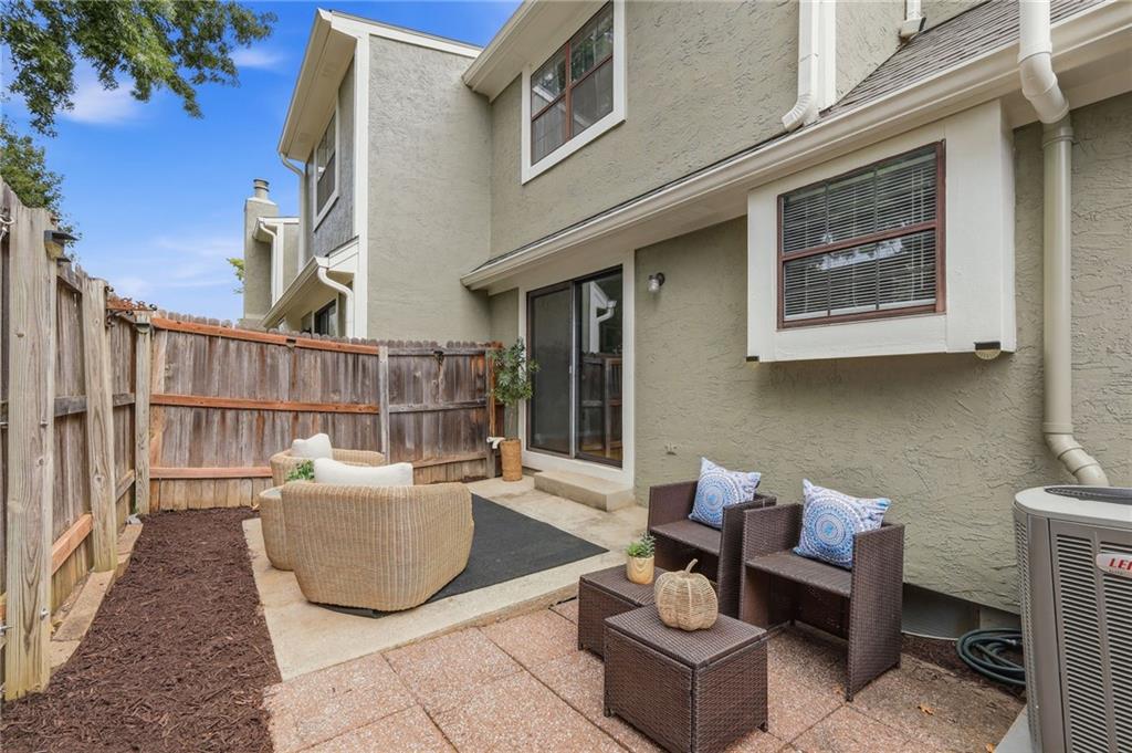 11624 W 113th St, Overland Park, KS 66210