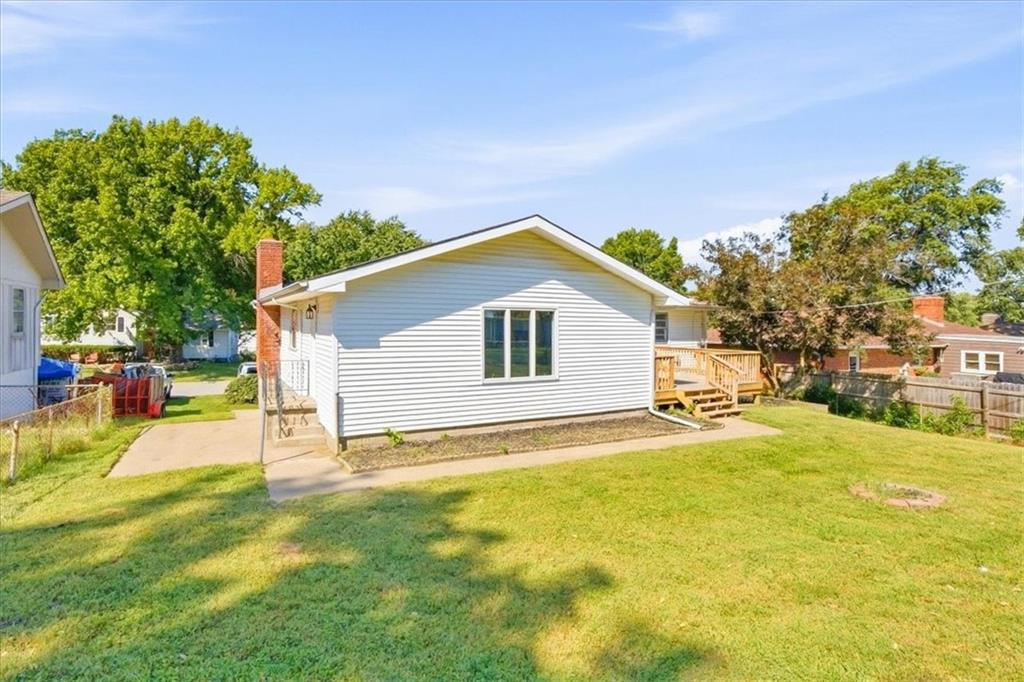 3017 S Hall Rd, Independence, MO 64052