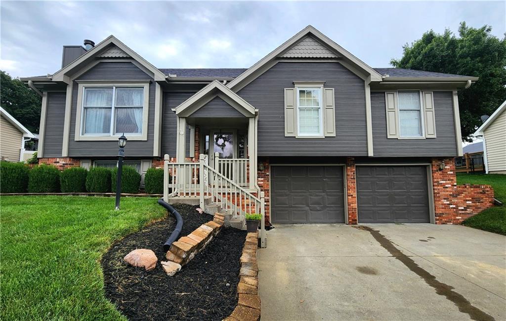 2801 Quail Dr, St Joseph, MO 64506