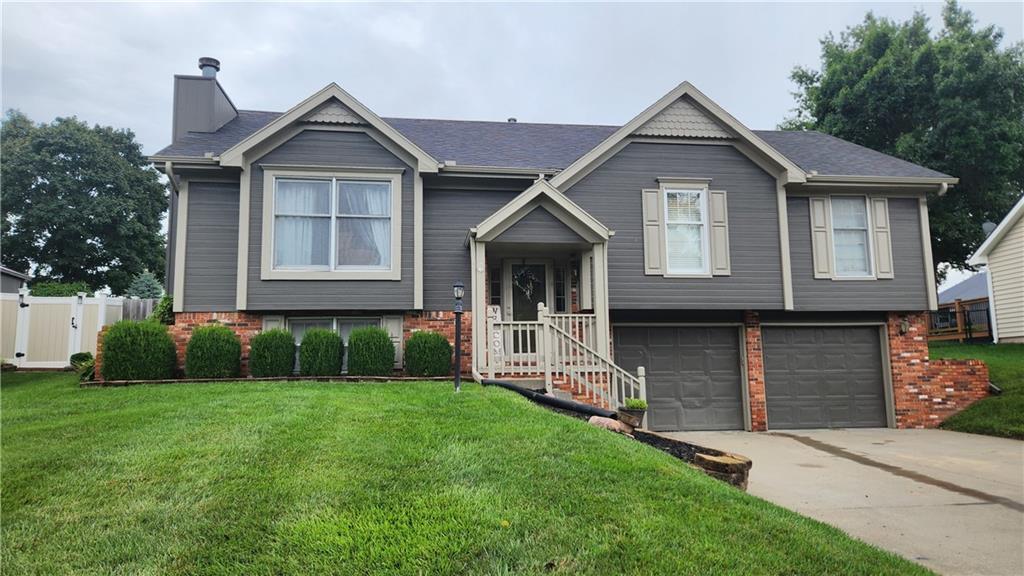 2801 Quail Dr, St Joseph, MO 64506