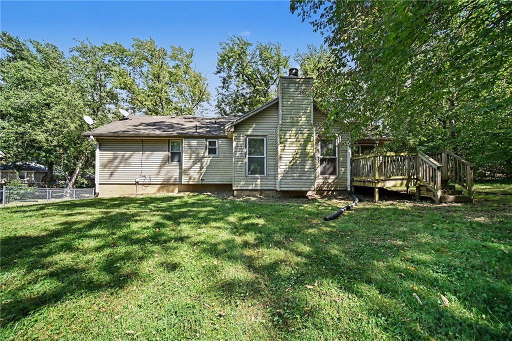 9038 Manning Ave, Kansas City, MO 64138