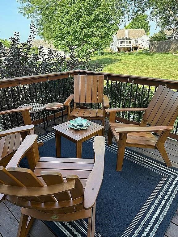 5205 Primrose Ct, Blue Springs, MO 64015